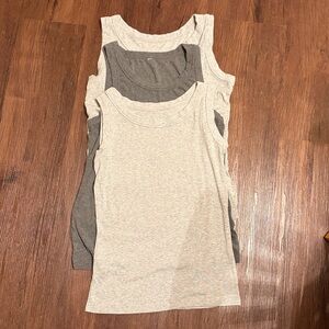 Women's Sleeveless set of 3 Tank Tops - heather gray , Gray, sz M EUC